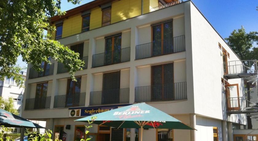 
Central-Hotel Kaiserhof
