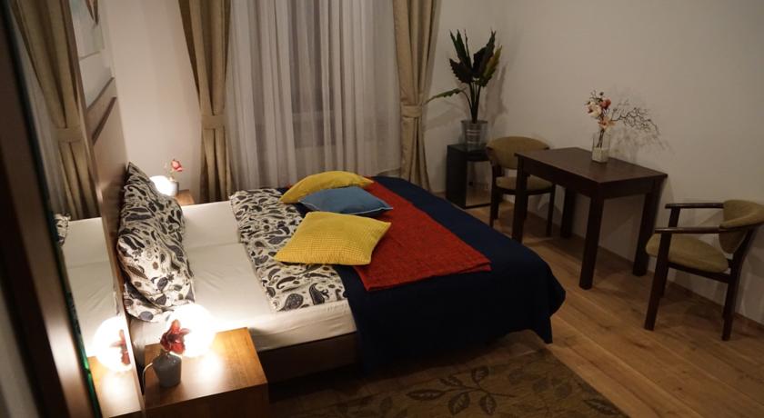 
Private Apartments & Rooms Exhibition - Laubaner Weg 5
