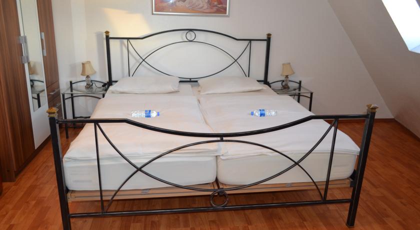
Hotel Condor
