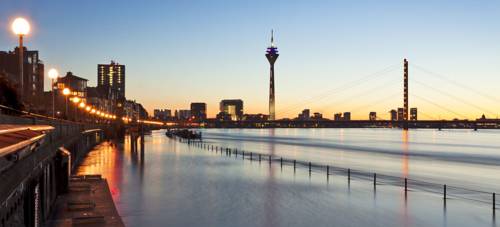 Фото 
Ramada Frankfurt am Main City Center & Financial District
