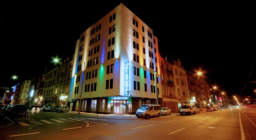 Фото 
B&B Hotel Frankfurt Nord
