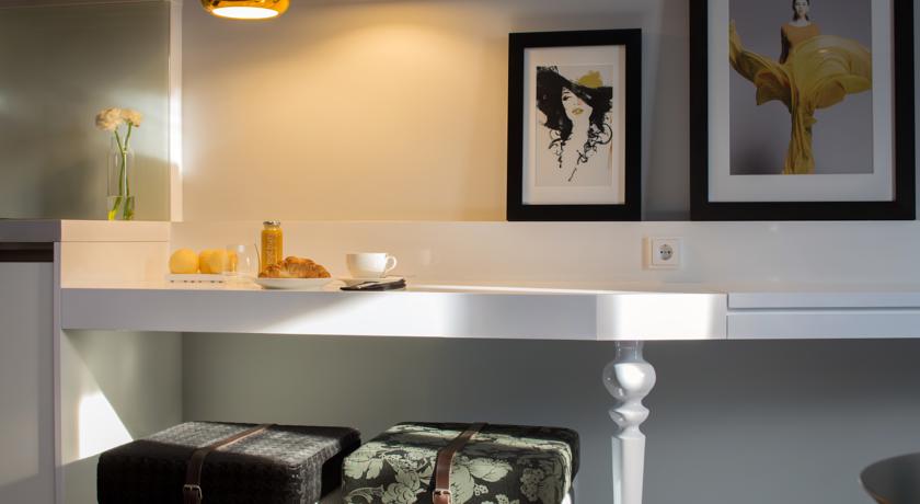 Фото 
B&B Hotel Frankfurt Niederrad
