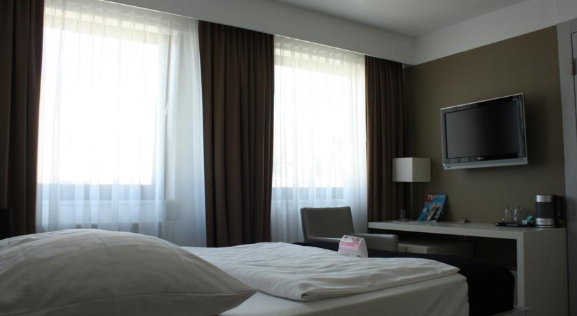 Фото 
Holiday Inn Frankfurt Airport
