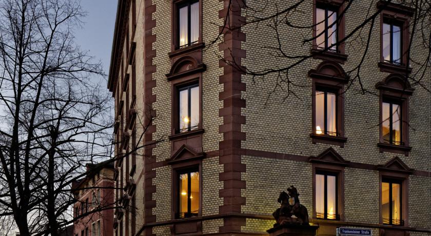 Фото 
Admiral Hotel
