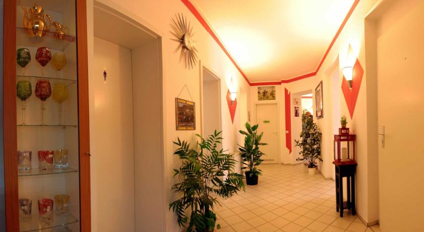 Фото 
Altbauwohnung Georg-Schwarzstraße
