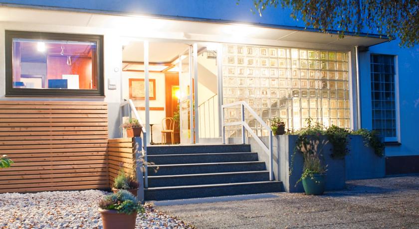 Фото 
Hotel Sirrah
