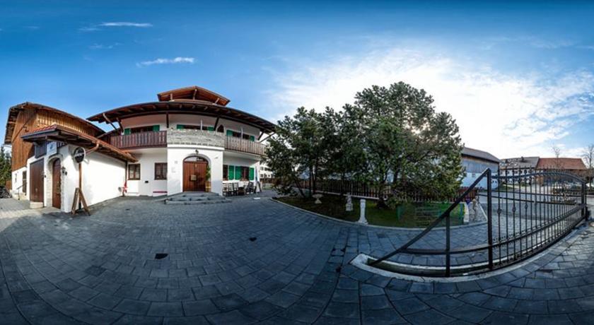 Фото 
Bei Weirich
