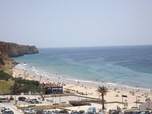 Фото 
Ruby Red Apartment & Atlantic Blue Retreat
