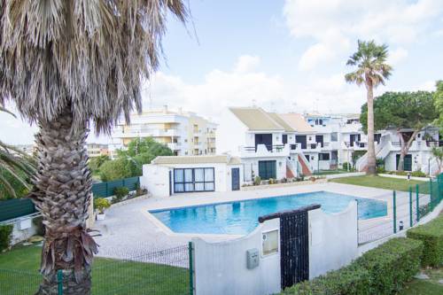 Фото 
Vila Rosa Home Apartments
