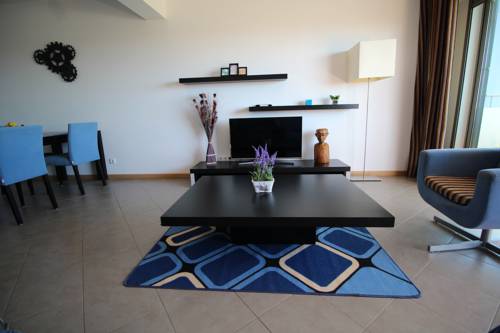 Фото 
The Little House On The Square
