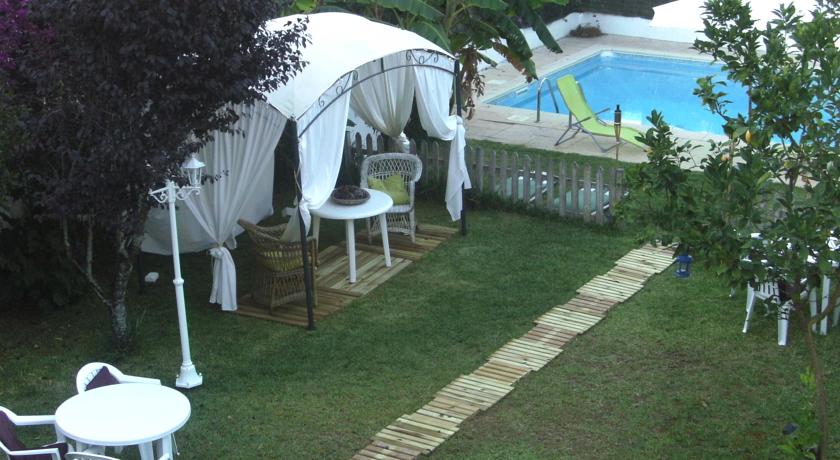 Фото 
Omassim Guesthouse
