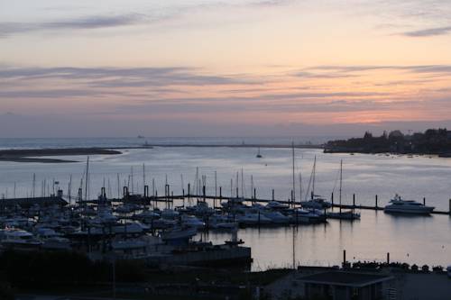 Фото 
MJ Apartment
