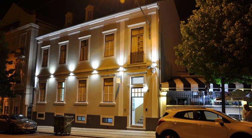 Фото 
Peniche Surf Lodge
