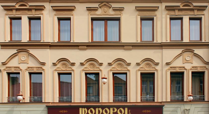 Фото 
Carlton Hotel Singapore
