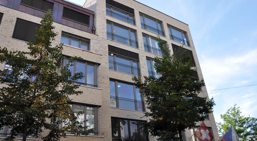 Фото 
Cresta Studios
