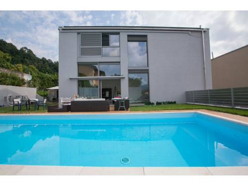 Фото 
Baron &#47; Baronesse Apartments
