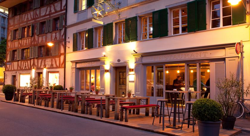 Фото 
easyHotel Basel
