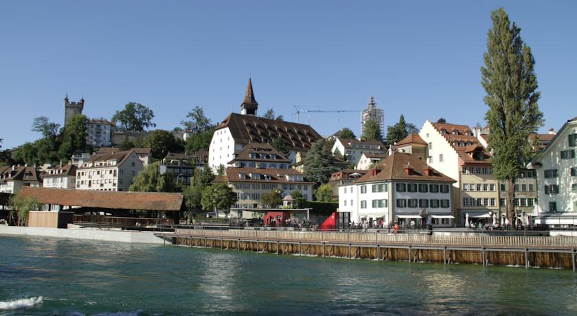 Фото 
Center Basel
