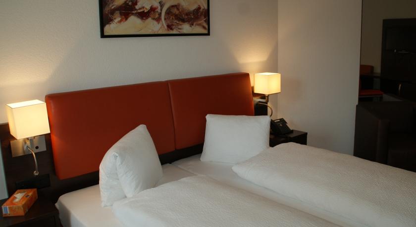 Фото 
Funny Farm Backpackers
