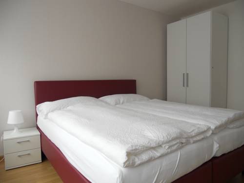 Фото 
Balmers Hostel
